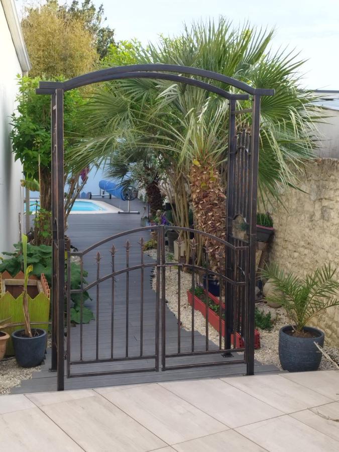 B&B La Difference Lagord Εξωτερικό φωτογραφία